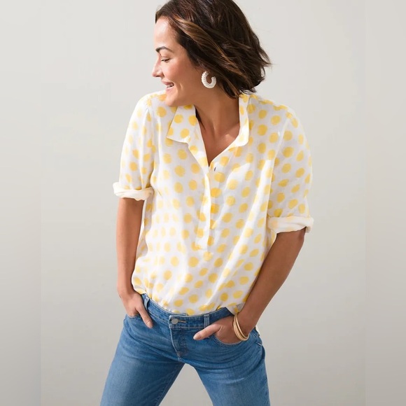 Chico's Tops - Chico's No-Iron linen 3/4 sleeve tunic top with a yellow polka dot print